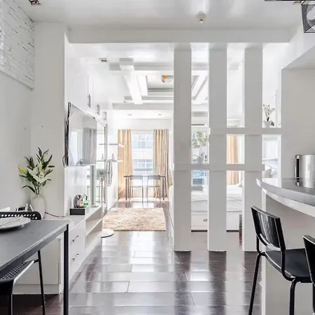 Codys Corner Bgc Private Condo Studio