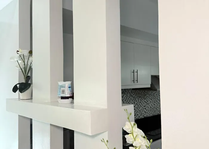 Codys Corner Bgc Private Aparthotel