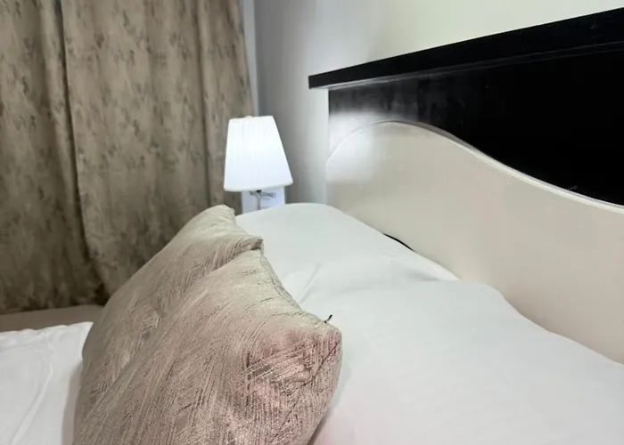 Codys Corner Bgc Private Aparthotel