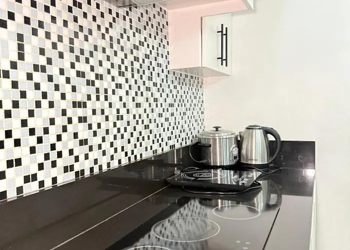 Codys Corner Bgc Private Aparthotel Manila